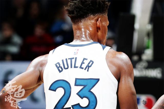 现代足球高手论剑 胜败就在一个指尖