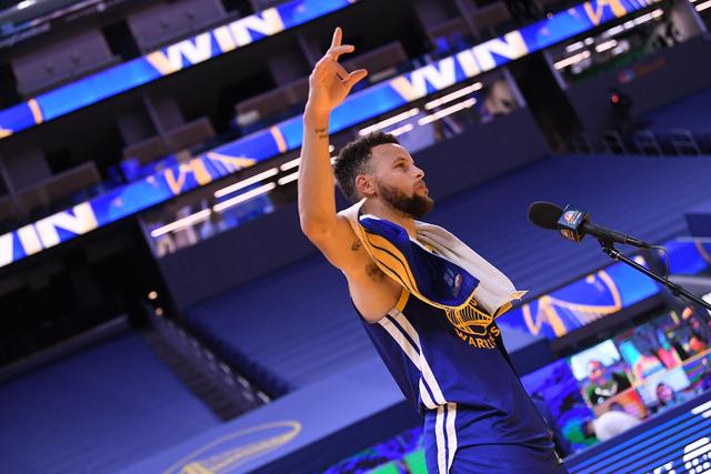 约基奇35+17+12掘金逆转猛龙 绿军大胜开拓者